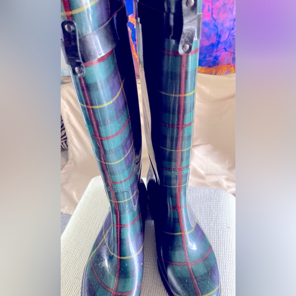 Knee high rain boots, green and red plaid with fur inside, size 8